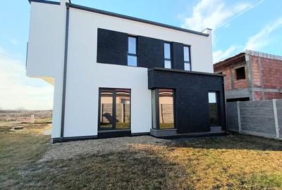 Casă individuală cu 5 camere în Dumbrăvița