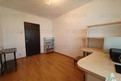 Apartament 4 Camere bloc Petromar in zona Gara Constanta - 11