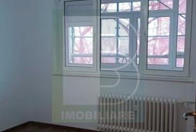 Apartament cu 2 camere semidecomandat, mobilat în Brâncoveanu