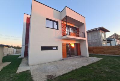 Casă individuală cu 4 camere în Odăi