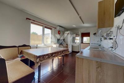 CASA SPATIOASA IN PADURENI - 1