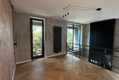 Apartament cu 3 camere semidecomandat în Pipera