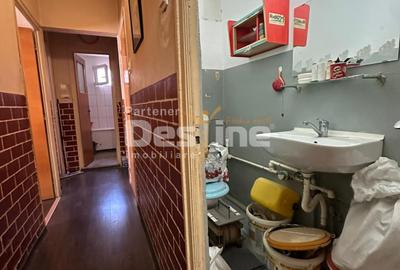 Apartament 3 camere decomandat - 2 bai - etaj 7/8 in zona Vitan - 8