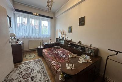 Oportunitate! 3 camere cu view spre Facultatea de Litere! 2800/mp ! - 4