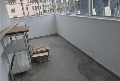 Vanzare Apartament 3 Camere  Victoriei- Piata Sfintii Voievozi - 1