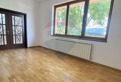 Casa / Vila cu 8 camere de închiriat în zona Aviatiei - 2