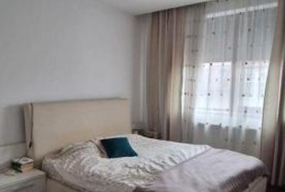 Apartament cu 2 camere semidecomandat, mobilat în P-ța Alba Iulia