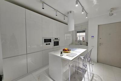 Casă individuală cu 4 camere în Pipera