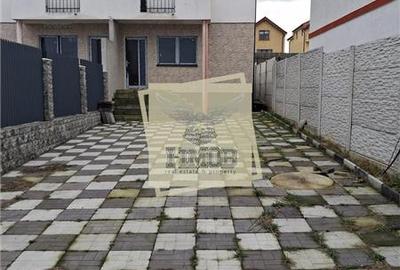Casa cu 3 camere 2 bai si terasa in Cristian - 1