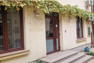 Piata Unirii- zona Patriarhie, vila spatioasa 400mp, birou - 16