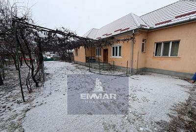 Casa de inchiriat cu gradina zona Tetarom - 1