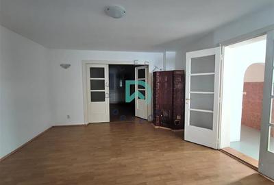 Casă individuală cu 4 camere în Schei