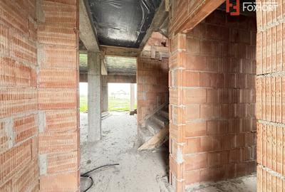 Duplex intreg 8 camere, LA ROSU, de vanzare in Sacalaz, la intrare - 9