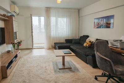 Apartament cu 3 camere decomandat în Băneasa