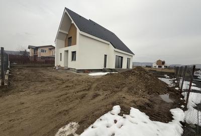 Casa individuală, semifinisata, 160 mp utili , 500 mp teren, zona Motel Gilău - 2
