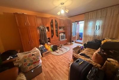 Apartament 2 camere 60 mp, etajul 1/3 în Zona Piața Moldovei