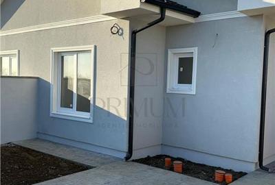 Duplex cu 4 camere în Moșnița Nouă