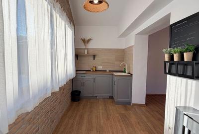 Casa Pretabila Pentru Diverse Activitati - 270 mp - 15