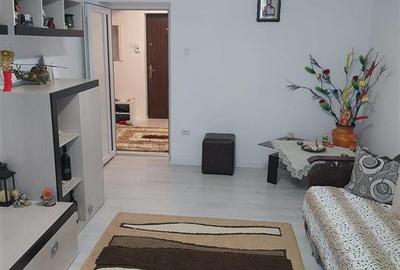 Apartament cu 2 camere decomandat în Răcădău