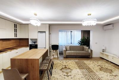 Apartament cu 3 camere decomandat, mobilat în Băneasa