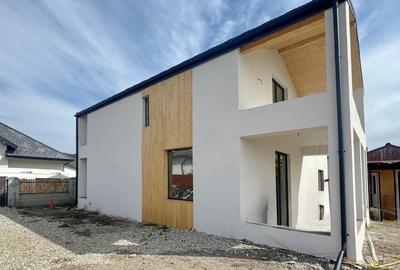 CASA MODERNA SI SPATIOASA IN SANPETRU - 3