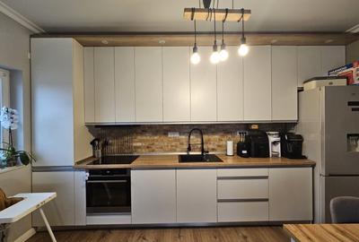 Apartament cu 4 camere decomandat, mobilat în Dumbrăvița