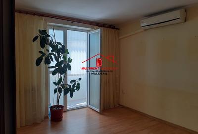 Apartament 3 camere situat pe str.Isaccei la etajul 3.