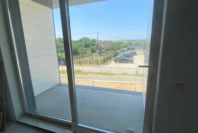 Apartament cu 3 camere semidecomandat în Apahida