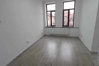 Apartament in Vila Calea Calarasi 132 etaj 1 + mansarda acces curte interioara