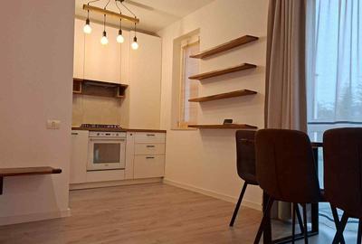 Apartament cu 3 camere semidecomandat, mobilat în Lipovei