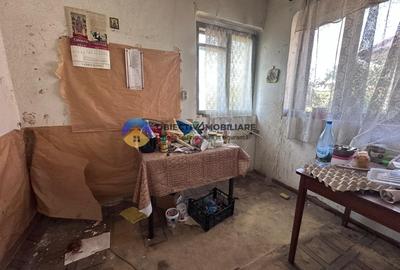 Casa de vânzare – zona 1 Mai - 10