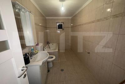 Casa spatioasa cu 4 camere, Nufarul, 240mp - 14