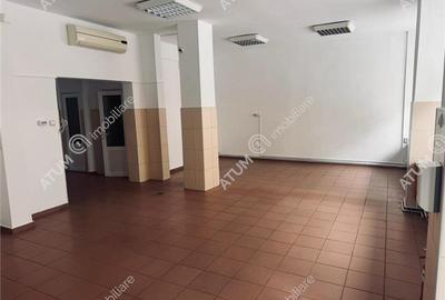 Spatiu comercial 100 mp utili 9 ml vitrina 2 intrari Valea Aurie Sibiu - 1