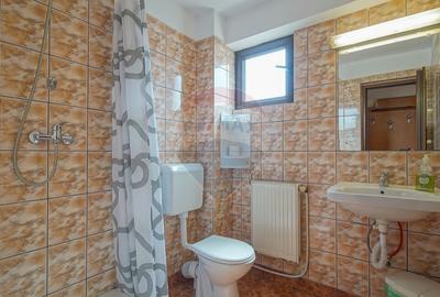 Comision 0 %! Pensiune cu 12 camere de vânzare, str. De Mijloc! - 12