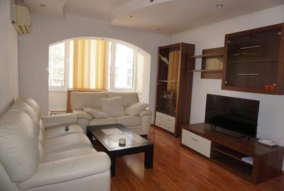 Apartament cu 3 camere decomandat, mobilat în Ultracentral