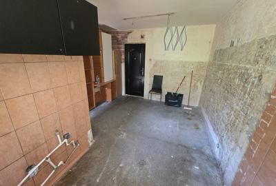 Vanzare Garsoniera Rahova Sebastian - 1