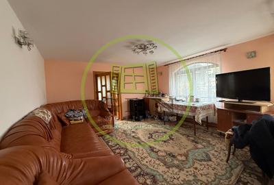 Casă individuală cu 7 camere în Cârcea