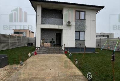 Casă cu 4 camere în Berceni