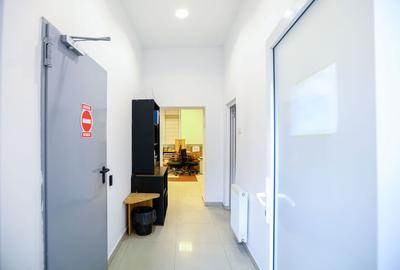 Infrastructură Premium pentru Afaceri IT - Disponibilă Acum - 25