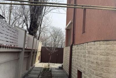 Vila cu personalitate - 6 camere in Cotroceni - 5