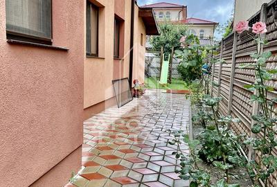 Duplex cu 4 camere situat la asfalt, in zona Planetelor - 15