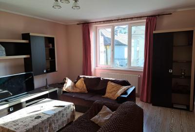 Apartament spatios la casa, 3  camere, Central - 1