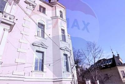 Clădire multifuncțională / Hotel/ Spital/ Renovare in curs - 2