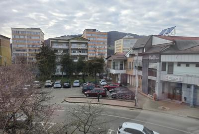 Apartament 4 camere, 3 băi, complet renovat, etaj 2, balcon, sub prețul pieței - 4