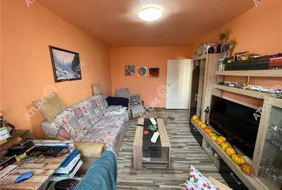 Apartament 3 camere balcon etaj 1 zona Vasile Aaron din Sibiu - 1