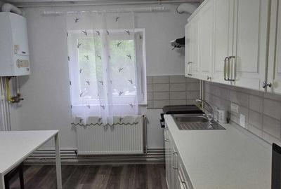 Spitalul Județean | 3 Camere Decomandate | Etaj 1 | Centrală Proprie | Renovat - 2