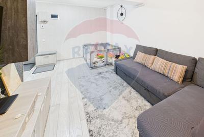 Apartament cu 3 camere semidecomandat, mobilat în Titan