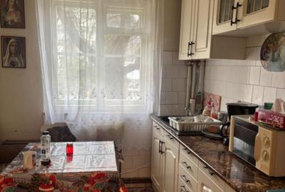 Apartament cu 2 camere semidecomandat, mobilat în Cetate