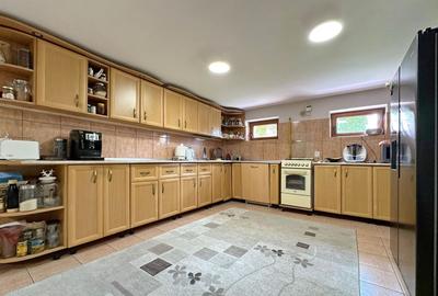 Vilă spațioasă în Hălchiu, teren 1.500 mp – facilități premium - 11