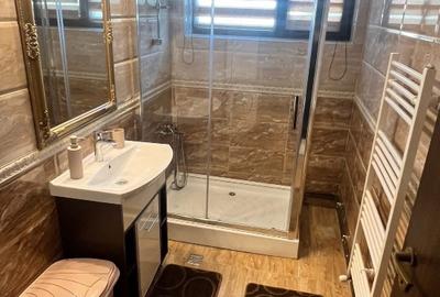 Închiriez apartament de LUX în bloc NOU ULTRACENTRAL - 2